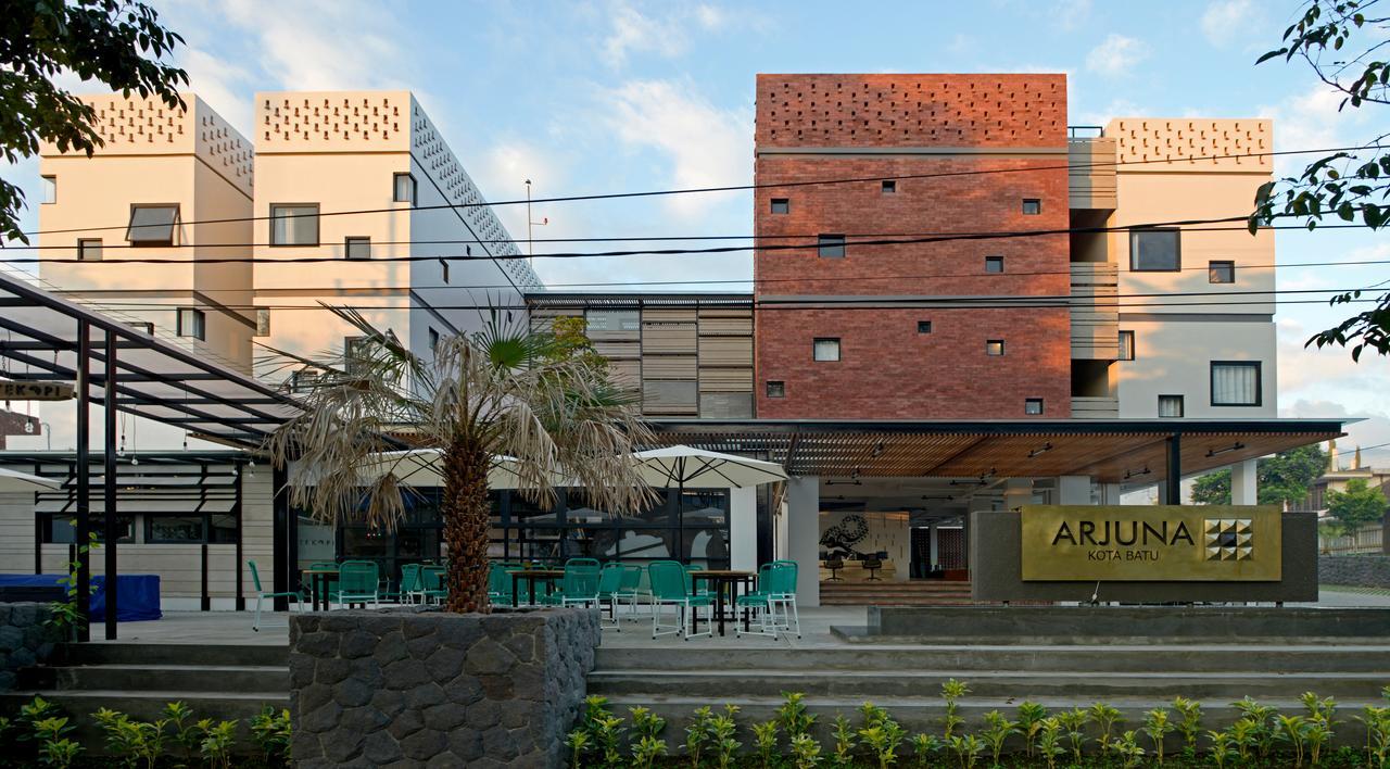 Arjuna Hotel Batu City Bagian luar foto
